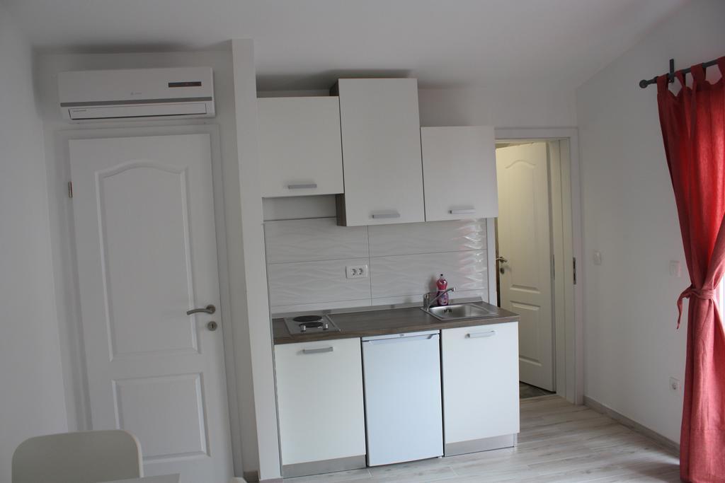 Apartment Vicko Drvenik  Buitenkant foto