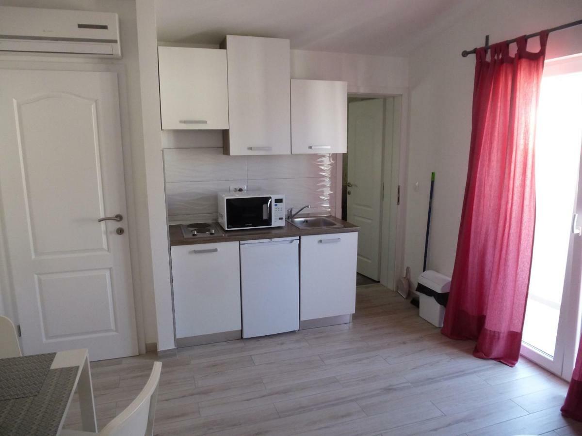 Apartment Vicko Drvenik  Buitenkant foto